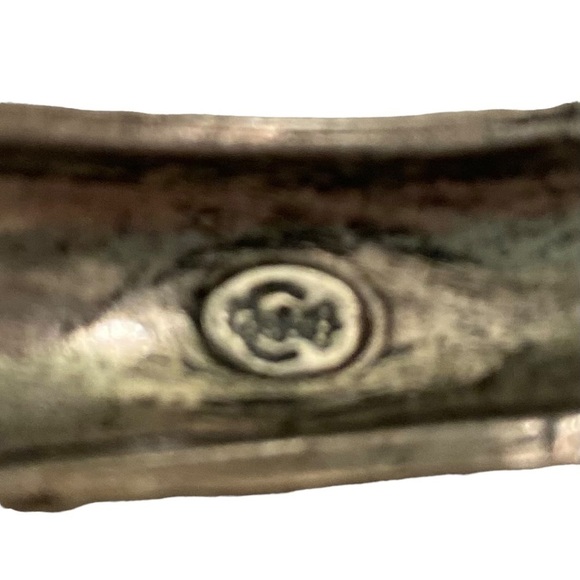 Nwt premier Designs Cali collection 2 tone spring hinge bracelet antique finish - Picture 6 of 6